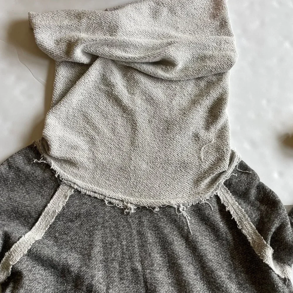 Women’s Sun & Moon Gray Cowl Neck Tunic Sweater size Medium - Picture 3 of 6
